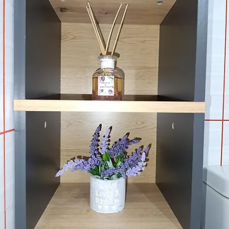 Luxury No. 202 * Aya Napa